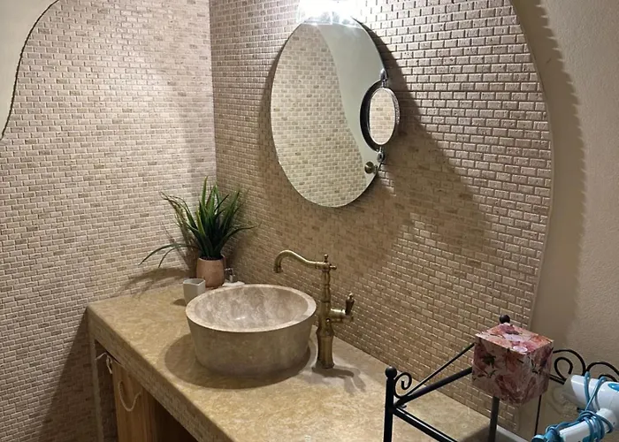 Panorama Stone لوترا أوراياس إلينيس