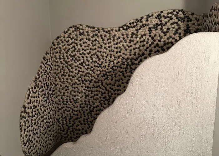 Panorama Stone لوترا أوراياس إلينيس