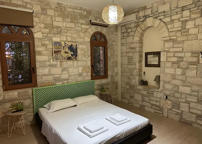 Panorama Stone لوترا أوراياس إلينيس